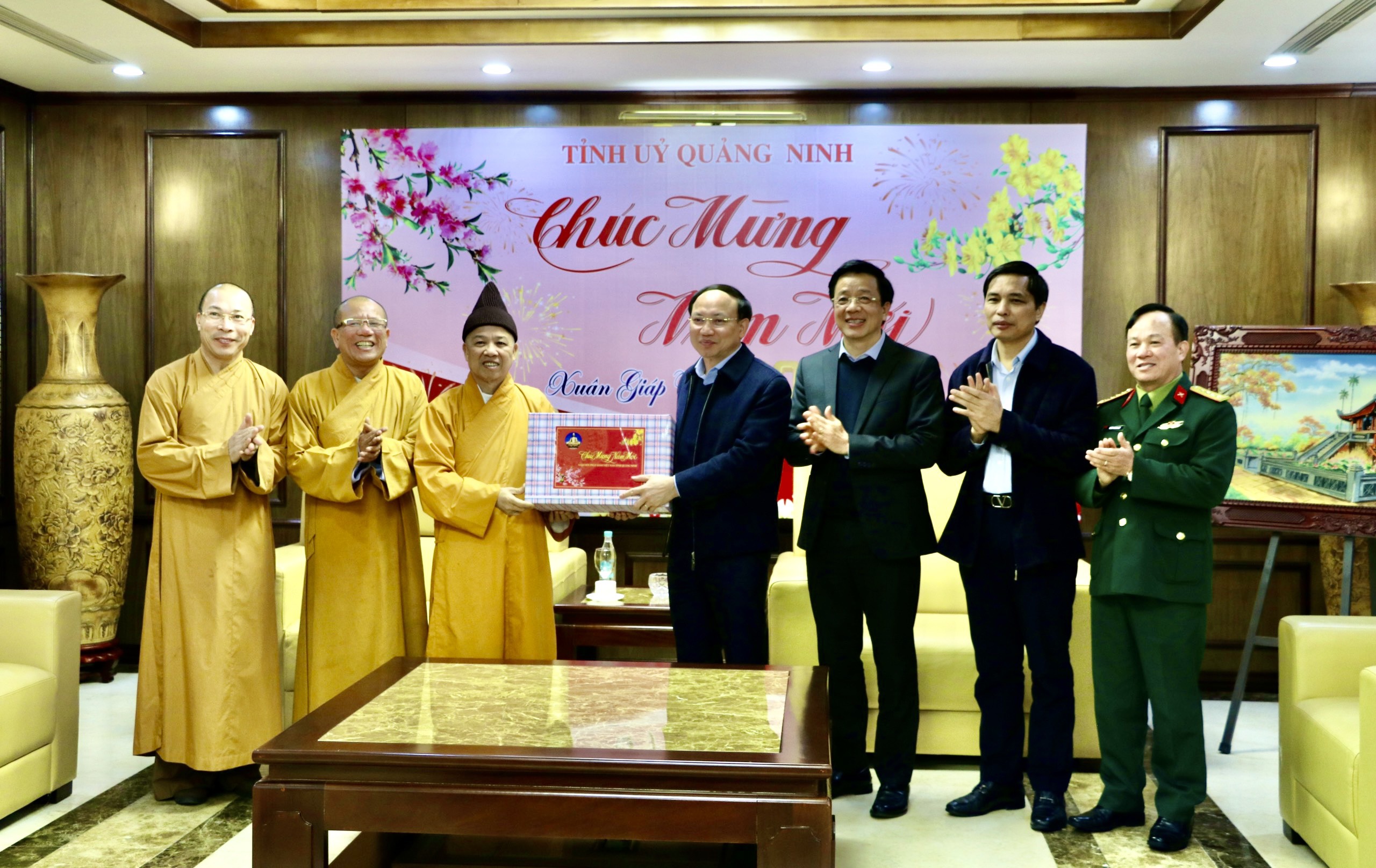 Ban Trị sự Phật giáo tỉnh thăm và chúc tết lãnh đạo tỉnh Quảng Ninh 