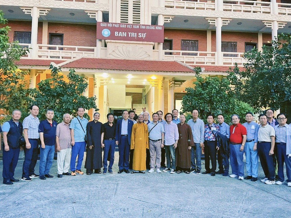 Hội Hữu nghị Hàn Quốc - Việt Nam thăm và lễ Phật tại Non thiêng Yên Tử 