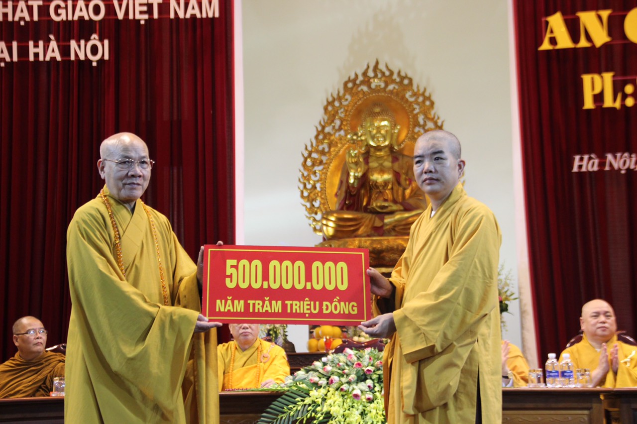 Ban Bảo trợ học đường khu vực Quảng Ninh cúng dường hơn 1,3 tỷ đồng trong ngày khai pháp tại Học viện PGVN tại Hà Nội 