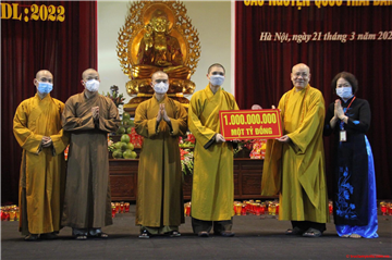 Ban Bảo trợ Học đường Học viện PGVN tại Quảng Ninh cúng dường Học viện Phật giáo tại Hà Nội một tỉ đồng
